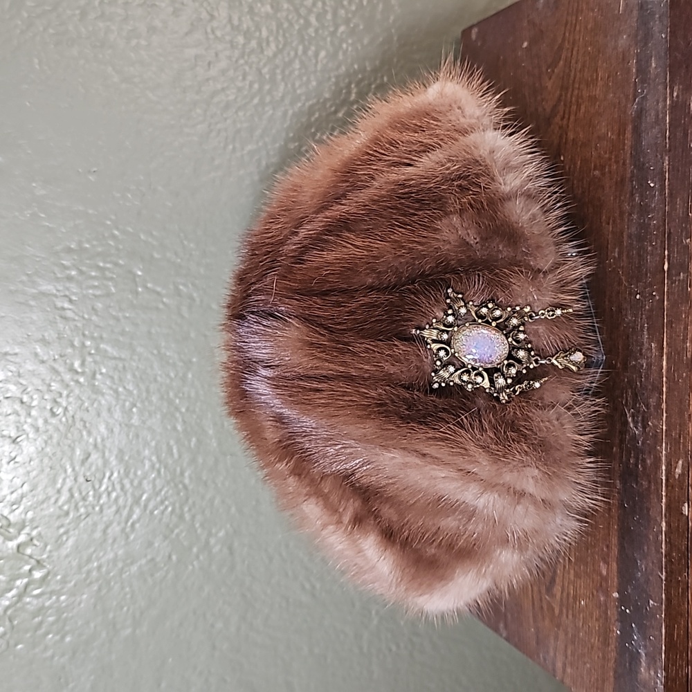 Bethmar Elegante Vintage Mink Hat